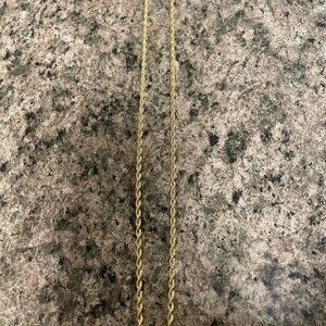14k gold rope chain,22 inches long. 11 grams